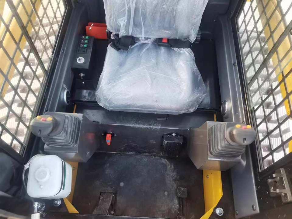 Hot Sale Used CATERPILLAR 277D Front Loader Multi-Terrain Skid Loader With Core Components Engine Motor Pump - Compact track loader: picture 5 Hot Sale Used CATERPILLAR 277D Front Loader Multi-Terrain Skid Loader With Core Components Engine Motor Pump - Compact track loader: picture 5