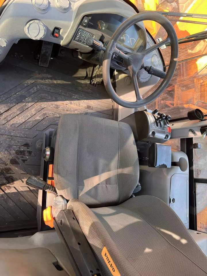 Hot Sale Used VOLVO L120GZ Loader Construction Machinery High Quality  Loader VOLVO - Wheel loader: picture 4 Hot Sale Used VOLVO L120GZ Loader Construction Machinery High Quality  Loader VOLVO - Wheel loader: picture 4