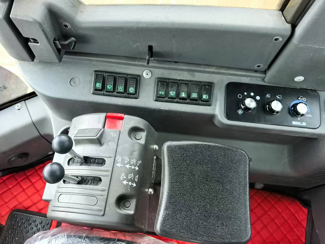 Wheel loader SDLG LG968F: picture 8
