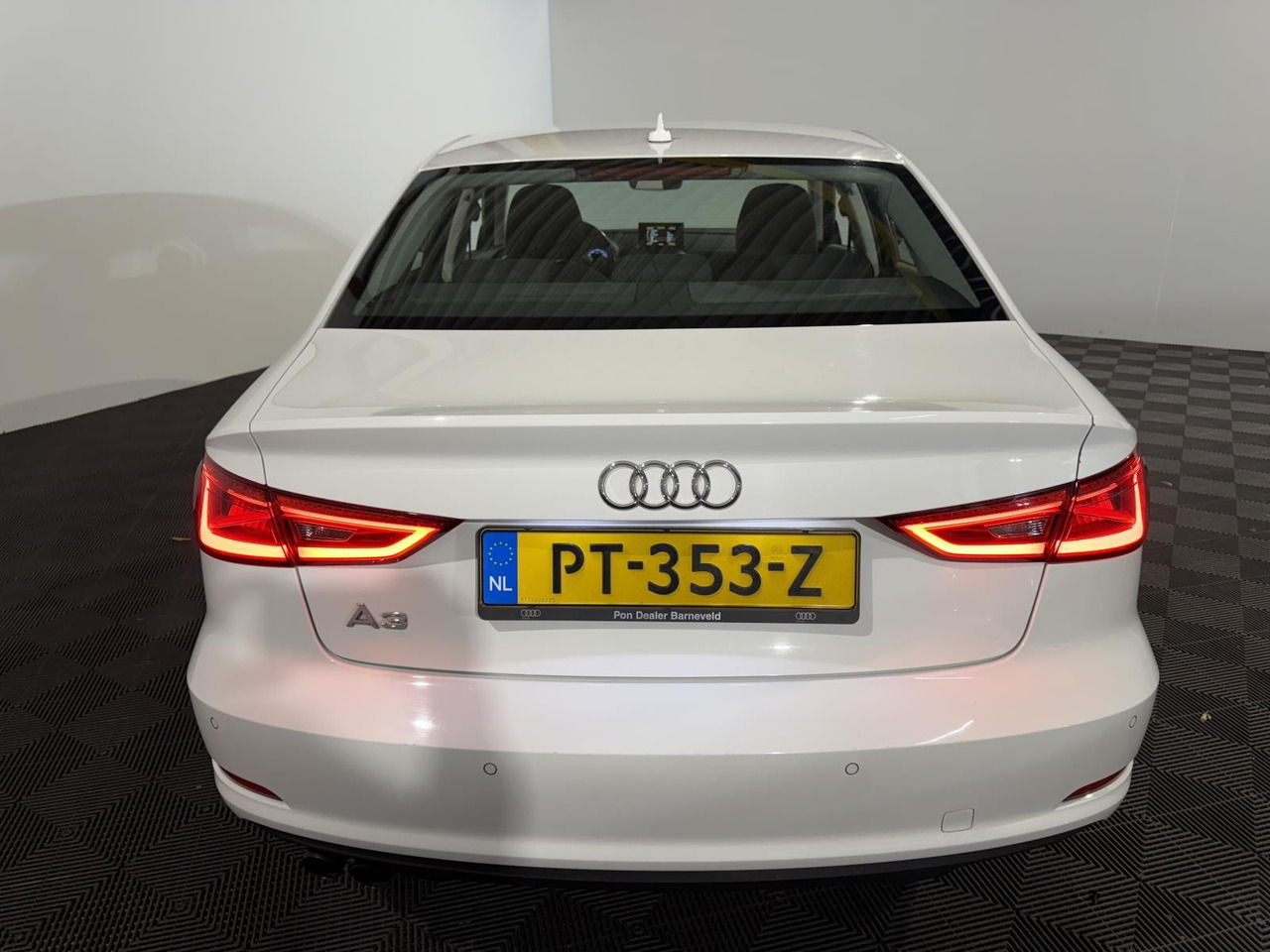 Audi | A3 Limousine | 1.4 TFSI Attraction Pro Line Plus Automaat | 2016 | 256.538 km | PT353Z | Geen oordeel - Sedan: picture 5 Audi | A3 Limousine | 1.4 TFSI Attraction Pro Line Plus Automaat | 2016 | 256.538 km | PT353Z | Geen oordeel - Sedan: picture 5