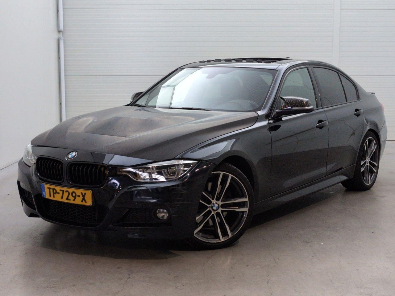 BMW 3-serie 330i Edition M Sport Shadow High Executive | 2018 | 184.569 km | Automaat | TP729X | NAP: Logisch - Sedan: picture 1 BMW 3-serie 330i Edition M Sport Shadow High Executive | 2018 | 184.569 km | Automaat | TP729X | NAP: Logisch - Sedan: picture 1