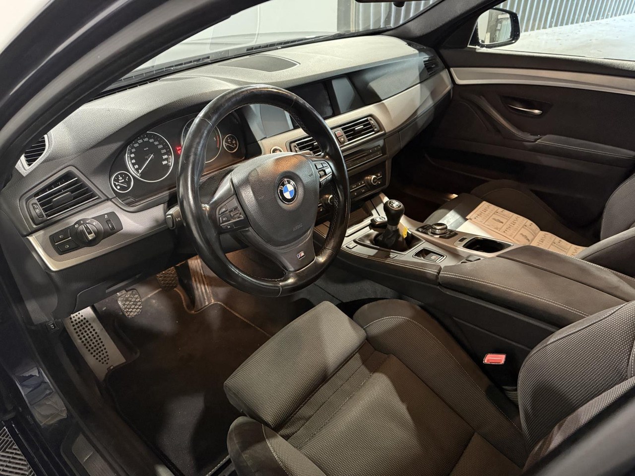 BMW | 5-serie Touring | 520d High Executive | 2011 | 320.778 km | TZ672J | Geen oordeel - Car: picture 5 BMW | 5-serie Touring | 520d High Executive | 2011 | 320.778 km | TZ672J | Geen oordeel - Car: picture 5