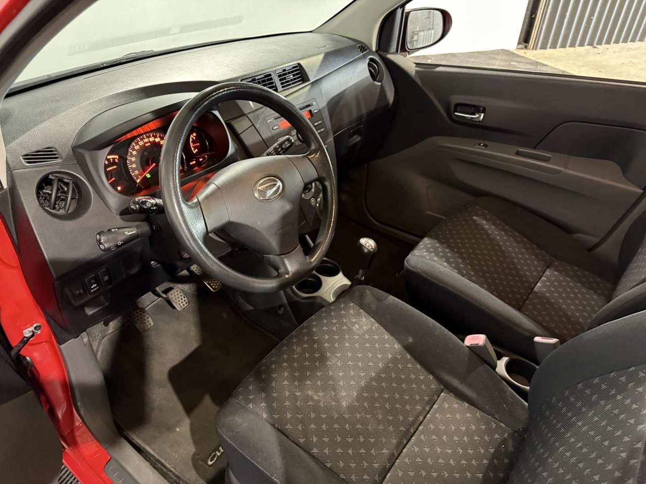 Daihatsu Cuore 1.0 Trend | 2007 | 242.568 km | 96-ZJ-HS - Hatchback: picture 2 Daihatsu Cuore 1.0 Trend | 2007 | 242.568 km | 96-ZJ-HS - Hatchback: picture 2