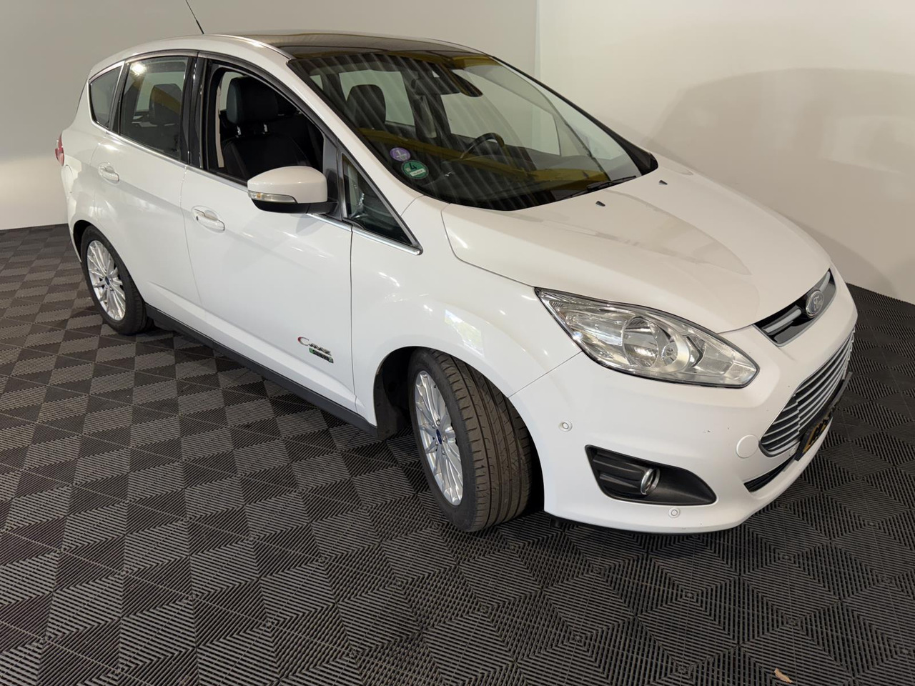 Car Ford C-Max 2.0 Plug-in Hybrid Titanium Plus | HL-834-P: picture 8