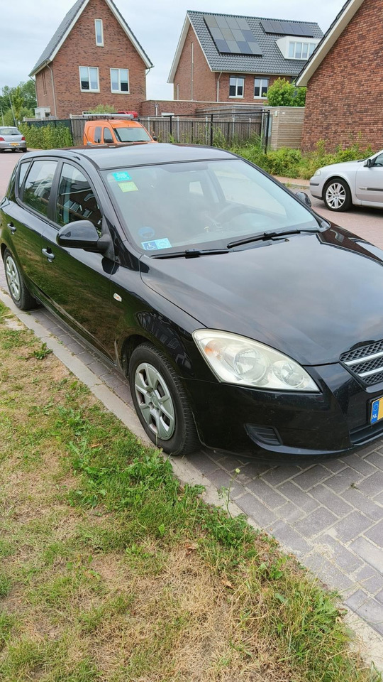 Kia cee'd | 1.6 X-tra | 2007 | 348.934km | 52-XK-JL - Hatchback: picture 3 Kia cee'd | 1.6 X-tra | 2007 | 348.934km | 52-XK-JL - Hatchback: picture 3