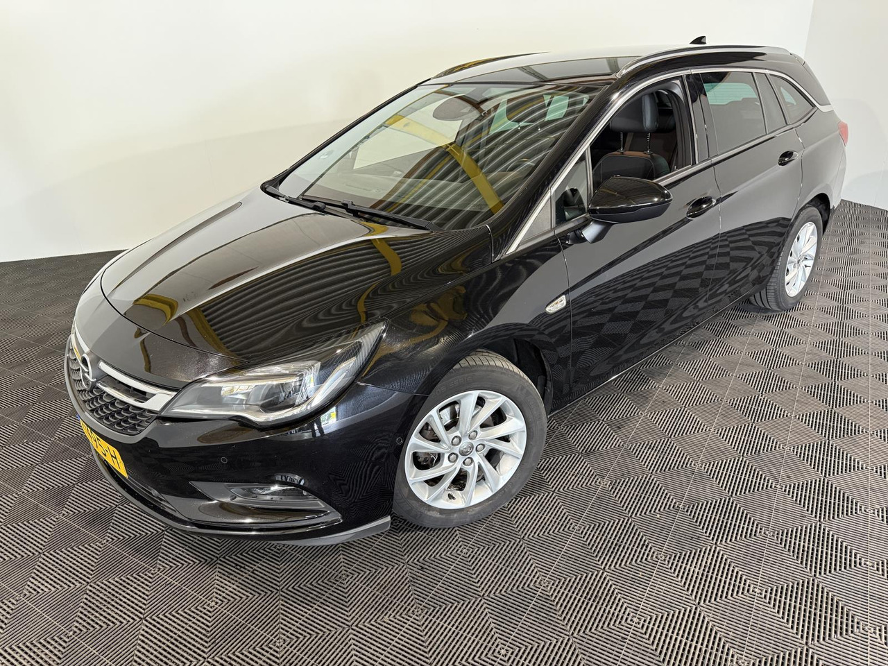 Opel Astra Sports Tourer 1.0 Innovation | 2017 | 191.542 km | PF-495-H - Car: picture 1 Opel Astra Sports Tourer 1.0 Innovation | 2017 | 191.542 km | PF-495-H - Car: picture 1