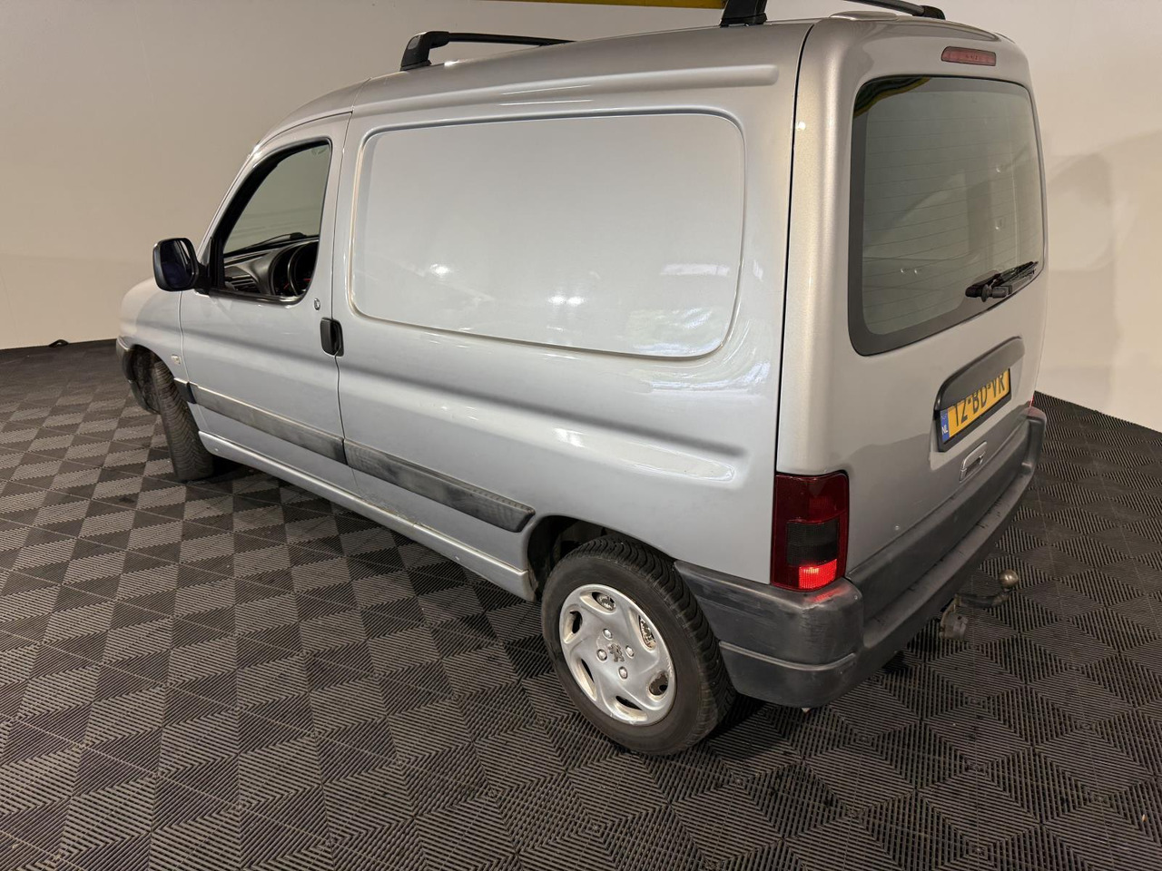 Peugeot Partner 170C 1.9 Avantage | 2002 | 323.595 km |12-BD-VR - Other machinery: picture 3 Peugeot Partner 170C 1.9 Avantage | 2002 | 323.595 km |12-BD-VR - Other machinery: picture 3