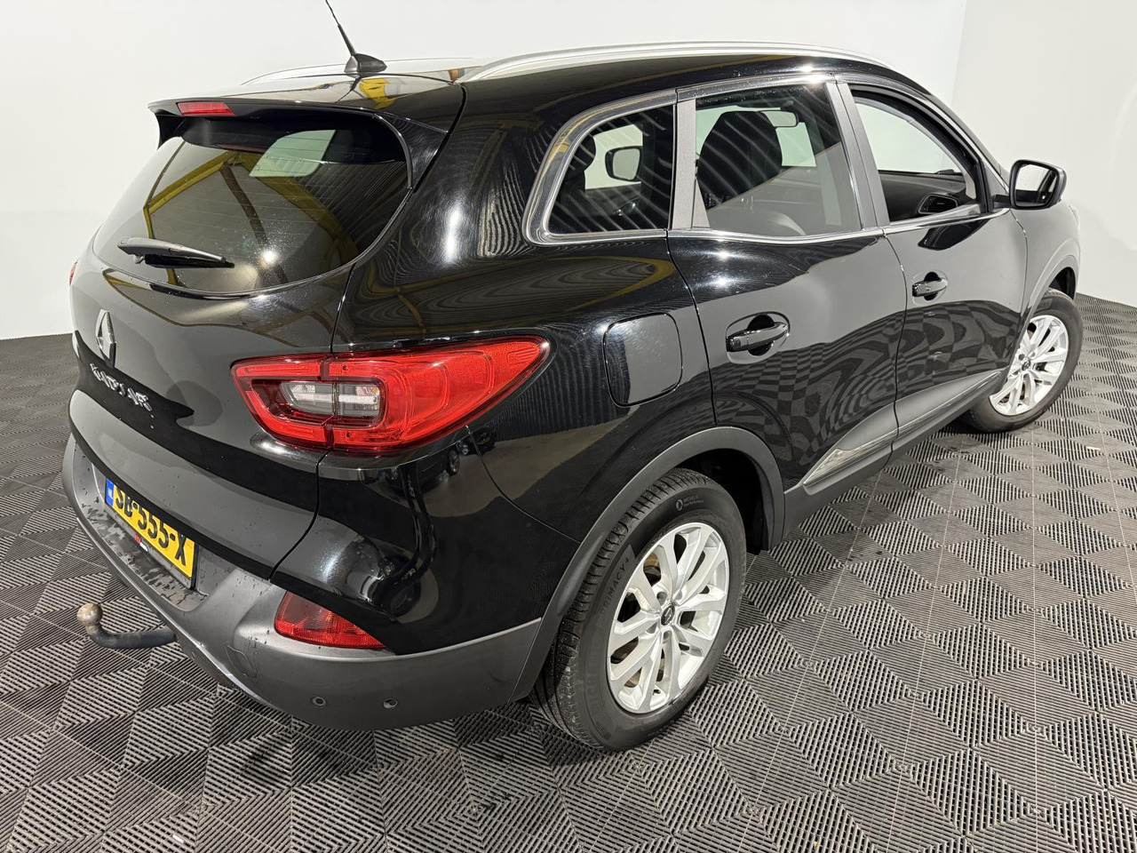 Renault | Kadjar | 1.2 TCe Intens | 2018 | 183.542 km | SB555X | Logisch - SUV: picture 2 Renault | Kadjar | 1.2 TCe Intens | 2018 | 183.542 km | SB555X | Logisch - SUV: picture 2