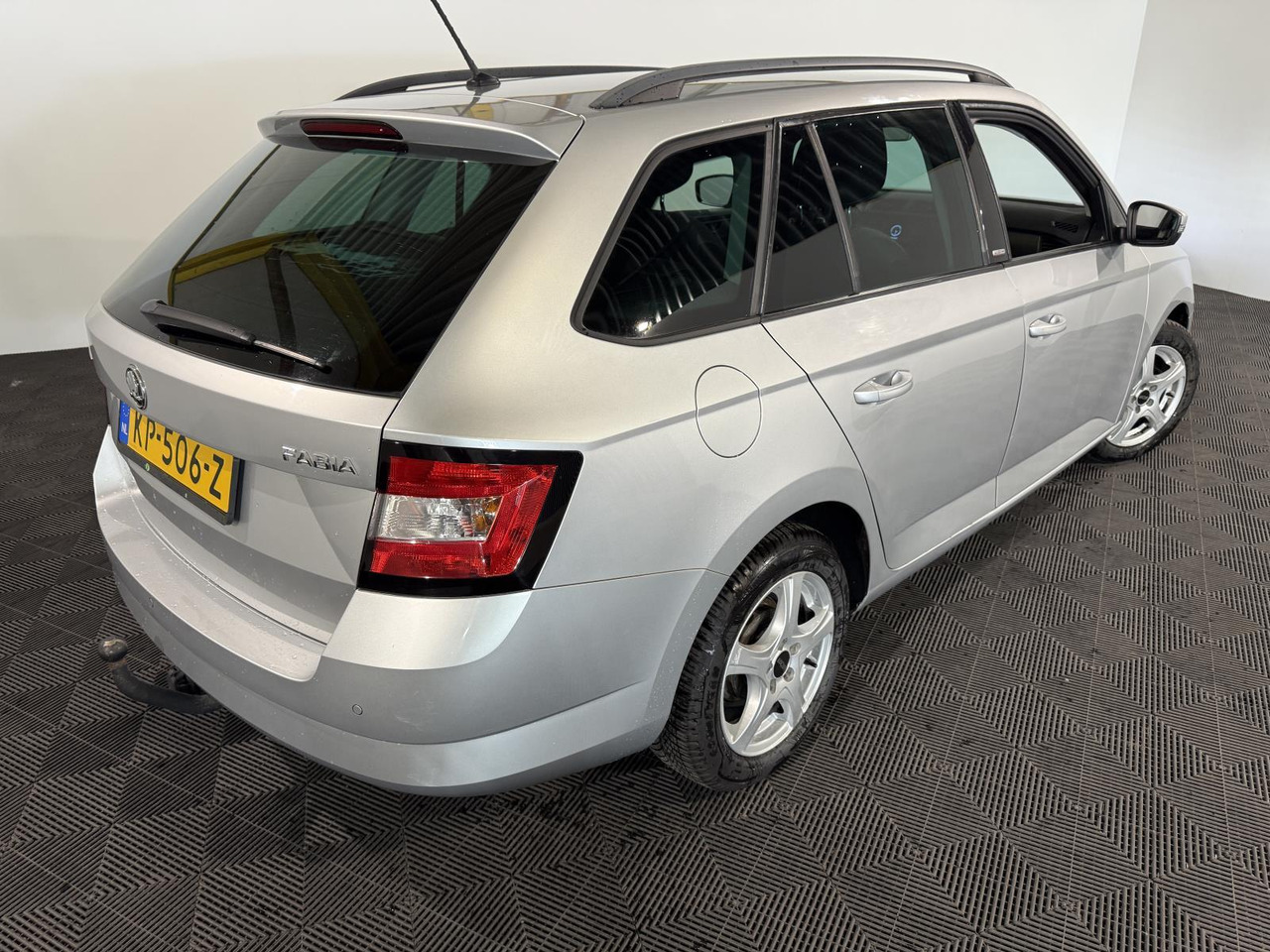 Skoda Fabia Combi 1.2 TSI JOY | 2017 | 179.956 km | KP-506-Z - Car: picture 2 Skoda Fabia Combi 1.2 TSI JOY | 2017 | 179.956 km | KP-506-Z - Car: picture 2