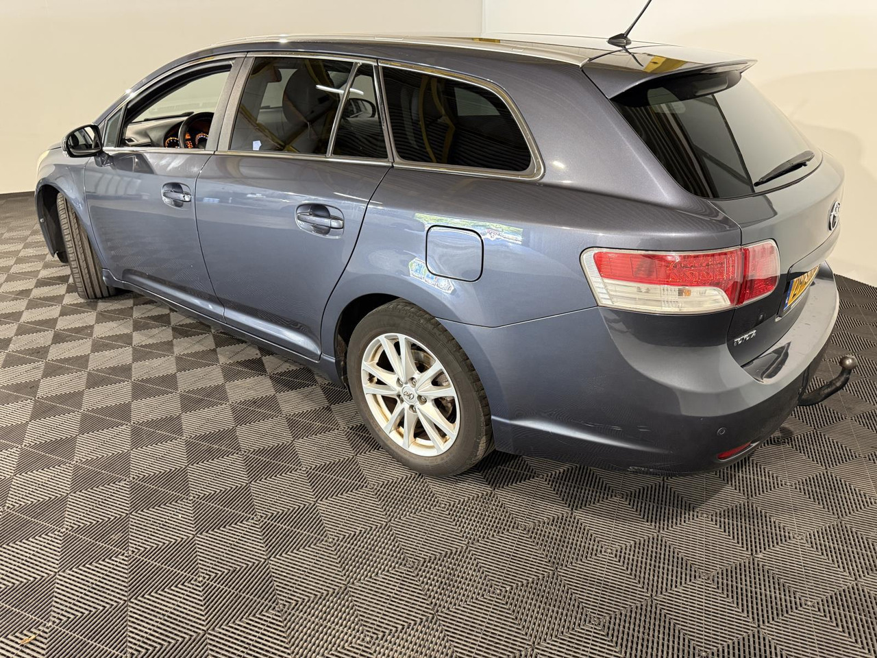 Toyota Avensis Wagon 2.0 VVTi Business | 2011 | 363.331 km | 29-SNK-6 - Car: picture 3 Toyota Avensis Wagon 2.0 VVTi Business | 2011 | 363.331 km | 29-SNK-6 - Car: picture 3