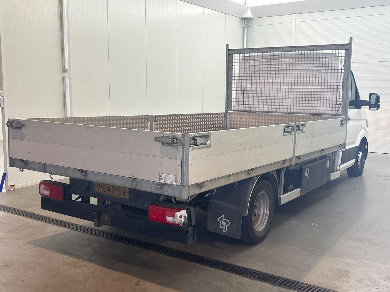 Volkswagen Crafter 50 2.0 TDI L4 DL | 2019 | 198.317 km | V542SR | NAP: Logisch - Flatbed van: picture 4 Volkswagen Crafter 50 2.0 TDI L4 DL | 2019 | 198.317 km | V542SR | NAP: Logisch - Flatbed van: picture 4
