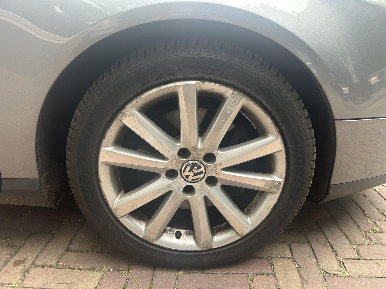 Volkswagen | Passat Variant | 2.0 TDI Sportline | 2006 | 379.923 km | Automaat | 20THBX | Logisch - Car: picture 4 Volkswagen | Passat Variant | 2.0 TDI Sportline | 2006 | 379.923 km | Automaat | 20THBX | Logisch - Car: picture 4
