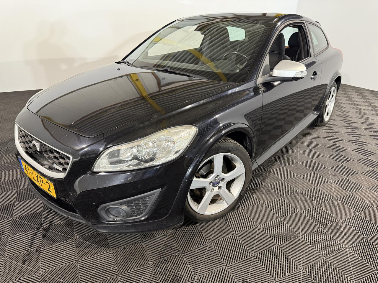 Volvo C30 1.6 R-Edition | 2010 | 284.821 km | 41-LXP-2 - Hatchback: picture 1 Volvo C30 1.6 R-Edition | 2010 | 284.821 km | 41-LXP-2 - Hatchback: picture 1