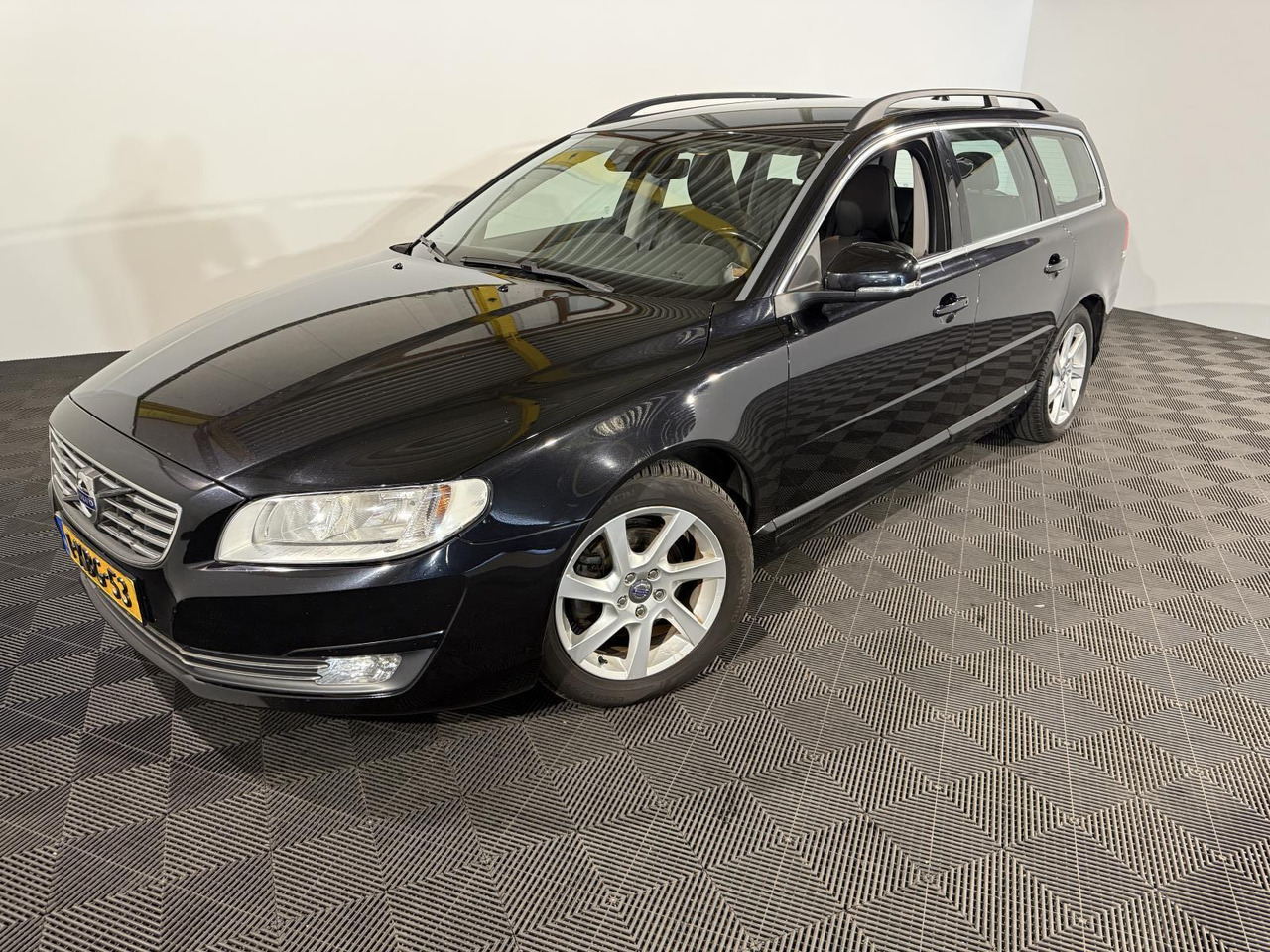 Volvo | V70 | 1.6 D2 Nordic+ | 2014 | 234.121 km | 1XBG53 | Logisch - Car: picture 1 Volvo | V70 | 1.6 D2 Nordic+ | 2014 | 234.121 km | 1XBG53 | Logisch - Car: picture 1