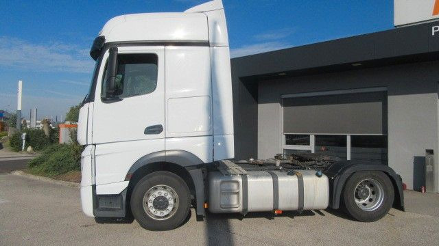 Mercedes-Benz Actros 1845LS Kipphydr. 2 Leiter - Tractor unit: picture 4 Mercedes-Benz Actros 1845LS Kipphydr. 2 Leiter - Tractor unit: picture 4