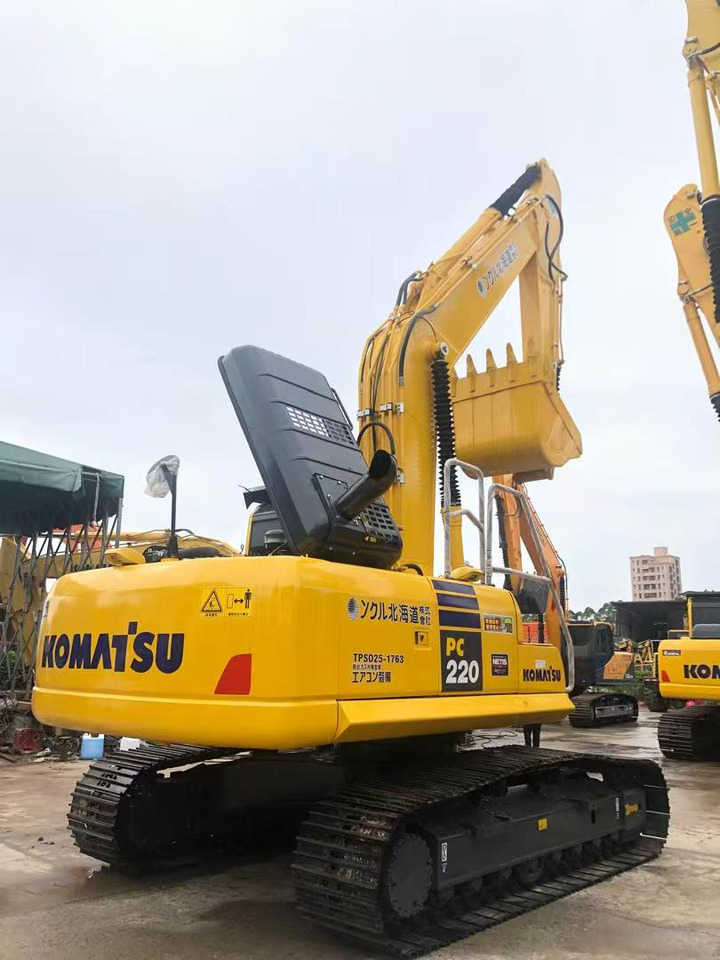 KOMATSU PC220 - Excavator: picture 4 KOMATSU PC220 - Excavator: picture 4