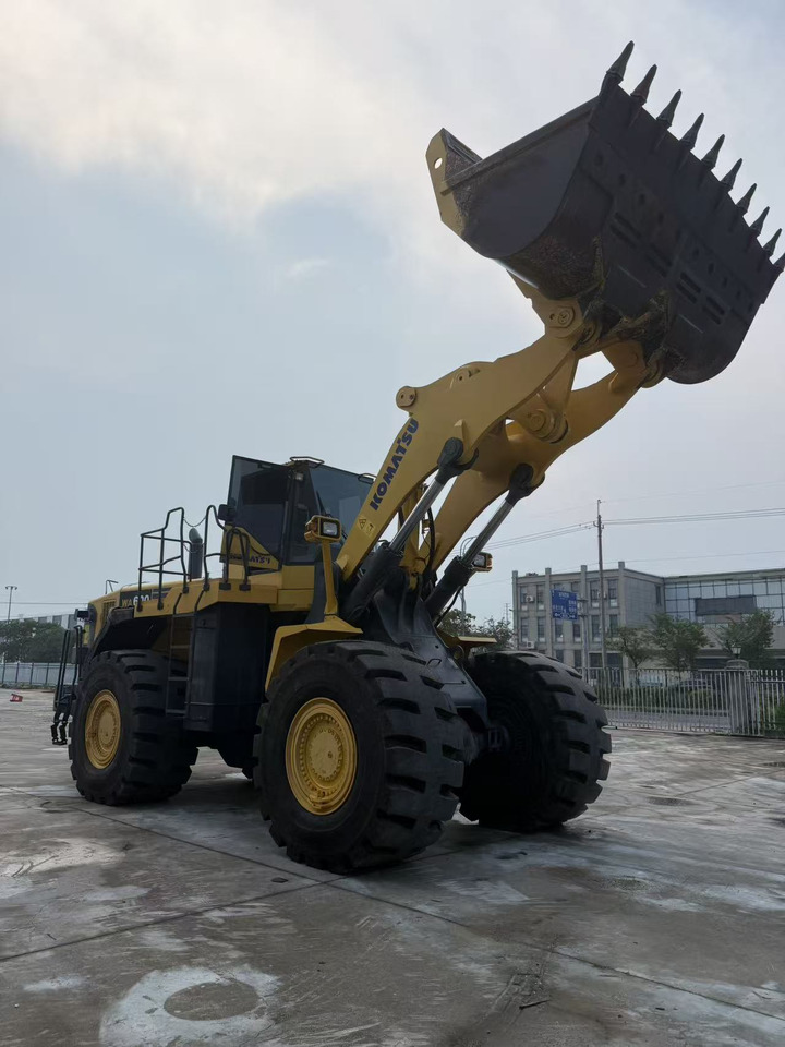 KOMATSU WA600 - Tool/ Equipment: picture 3 KOMATSU WA600 - Tool/ Equipment: picture 3