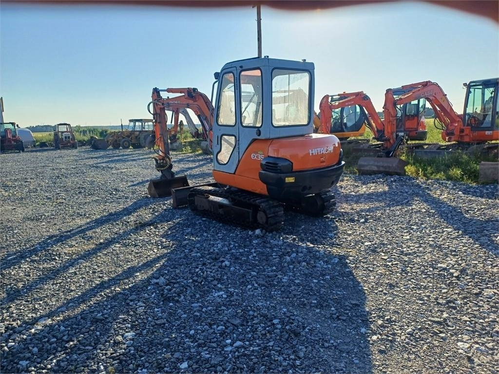 Hitachi EX35 kauhan kallistajalla - Mini excavator: picture 3 Hitachi EX35 kauhan kallistajalla - Mini excavator: picture 3