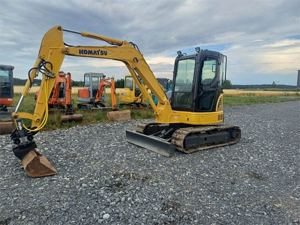 Komatsu PC50mr2 kallistuvalla liittimellä - Mini excavator: picture 1 Komatsu PC50mr2 kallistuvalla liittimellä - Mini excavator: picture 1