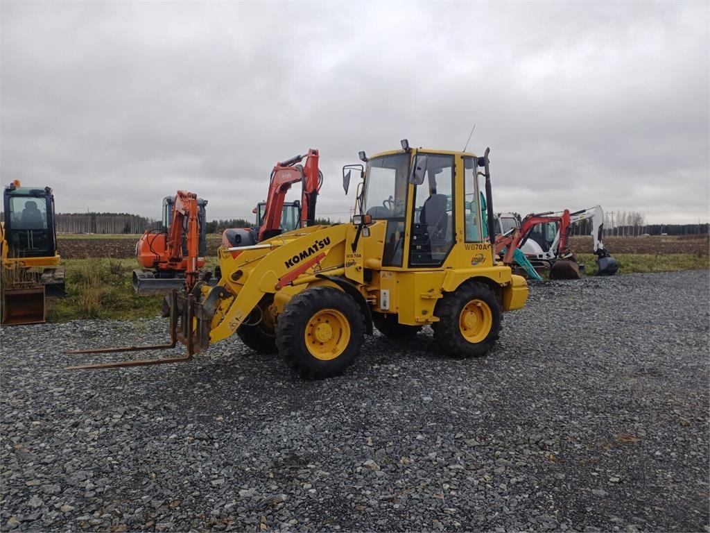 Komatsu WB70A Pyöräkuormaaja - Wheel loader: picture 1 Komatsu WB70A Pyöräkuormaaja - Wheel loader: picture 1