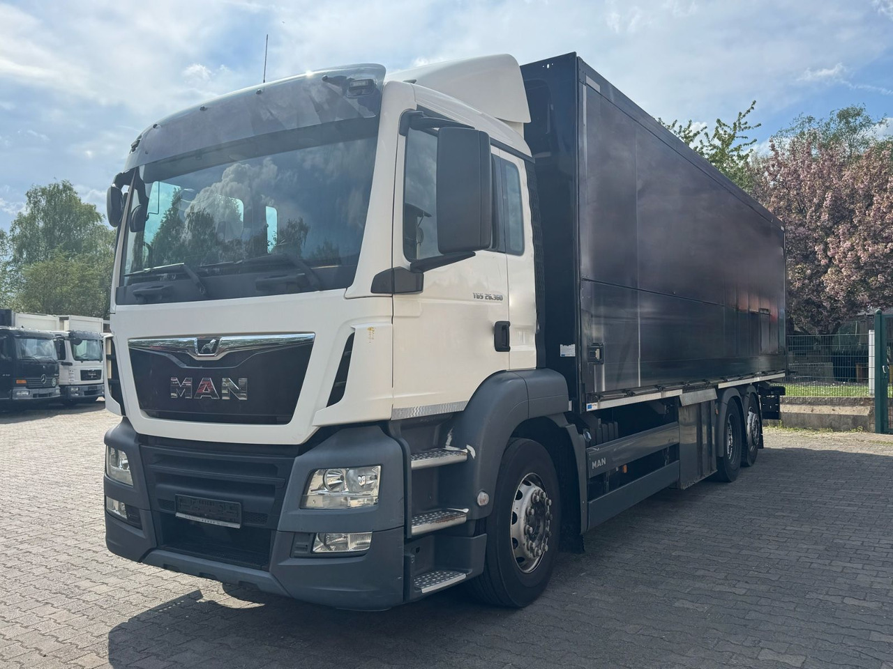 MAN TGS 26.360/Lenk-Lift/Lbw/Kettliner-GT-Aufbau - Beverage truck: picture 3 MAN TGS 26.360/Lenk-Lift/Lbw/Kettliner-GT-Aufbau - Beverage truck: picture 3