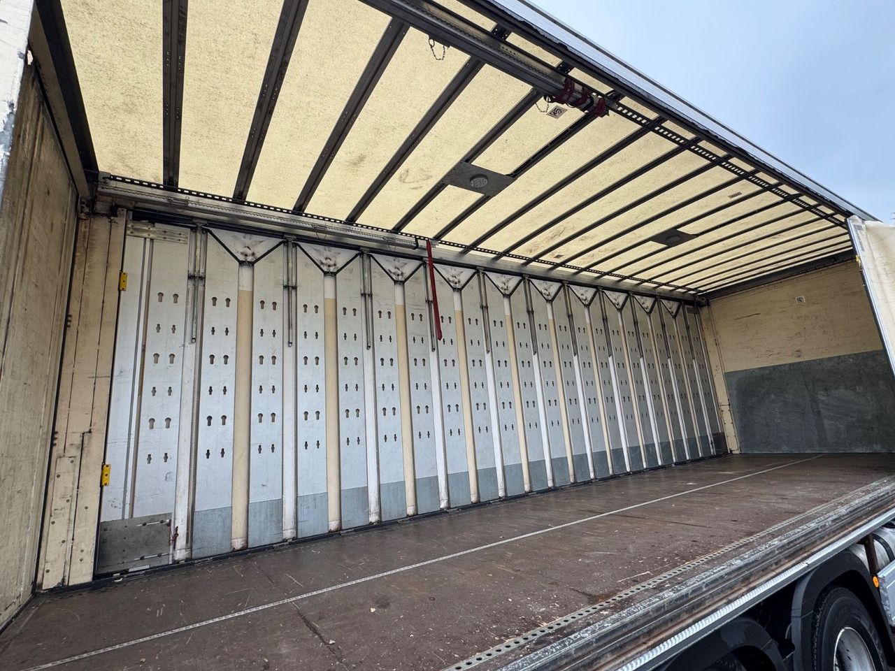 Mercedes-Benz 2548/Lenk-Lift/Retarder/Top-Zustand - Curtainsider truck: picture 4 Mercedes-Benz 2548/Lenk-Lift/Retarder/Top-Zustand - Curtainsider truck: picture 4