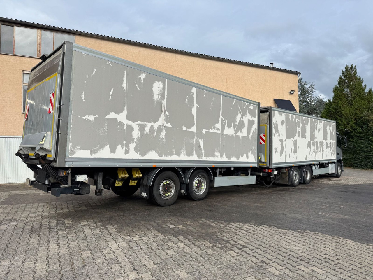 Mercedes-Benz Antos 2540/2xLBW/Kühlung-Defekt/5instock - Refrigerator truck: picture 3 Mercedes-Benz Antos 2540/2xLBW/Kühlung-Defekt/5instock - Refrigerator truck: picture 3