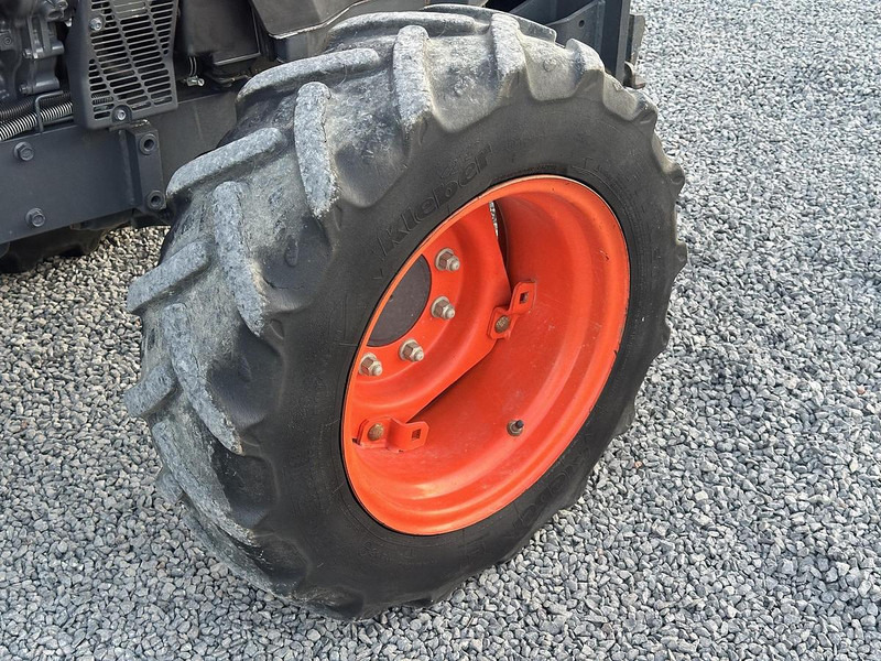 Farm tractor Kubota M5071N: picture 15