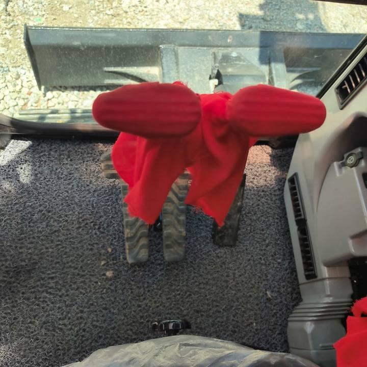 Crawler excavator CATERPILLAR 307E2: picture 8