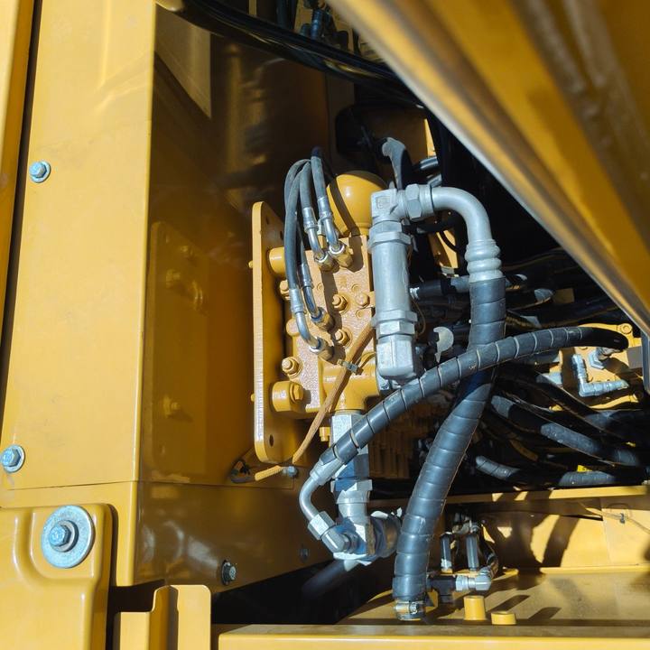 Crawler excavator CATERPILLAR 307E2: picture 7