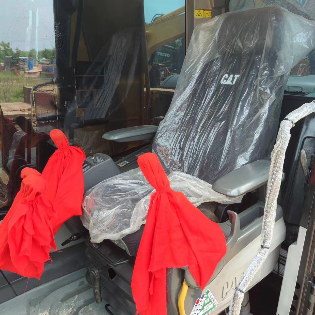 CATERPILLAR 323 - Crawler excavator: picture 5 CATERPILLAR 323 - Crawler excavator: picture 5