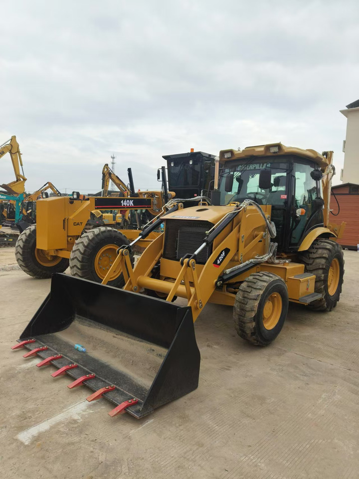 CATERPILLAR 420F - Backhoe loader: picture 1 CATERPILLAR 420F - Backhoe loader: picture 1