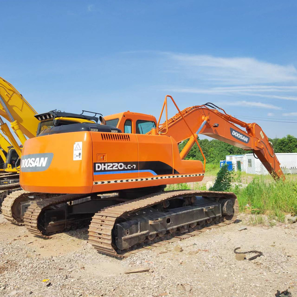 DOOSAN DH220 - Crawler excavator: picture 1 DOOSAN DH220 - Crawler excavator: picture 1
