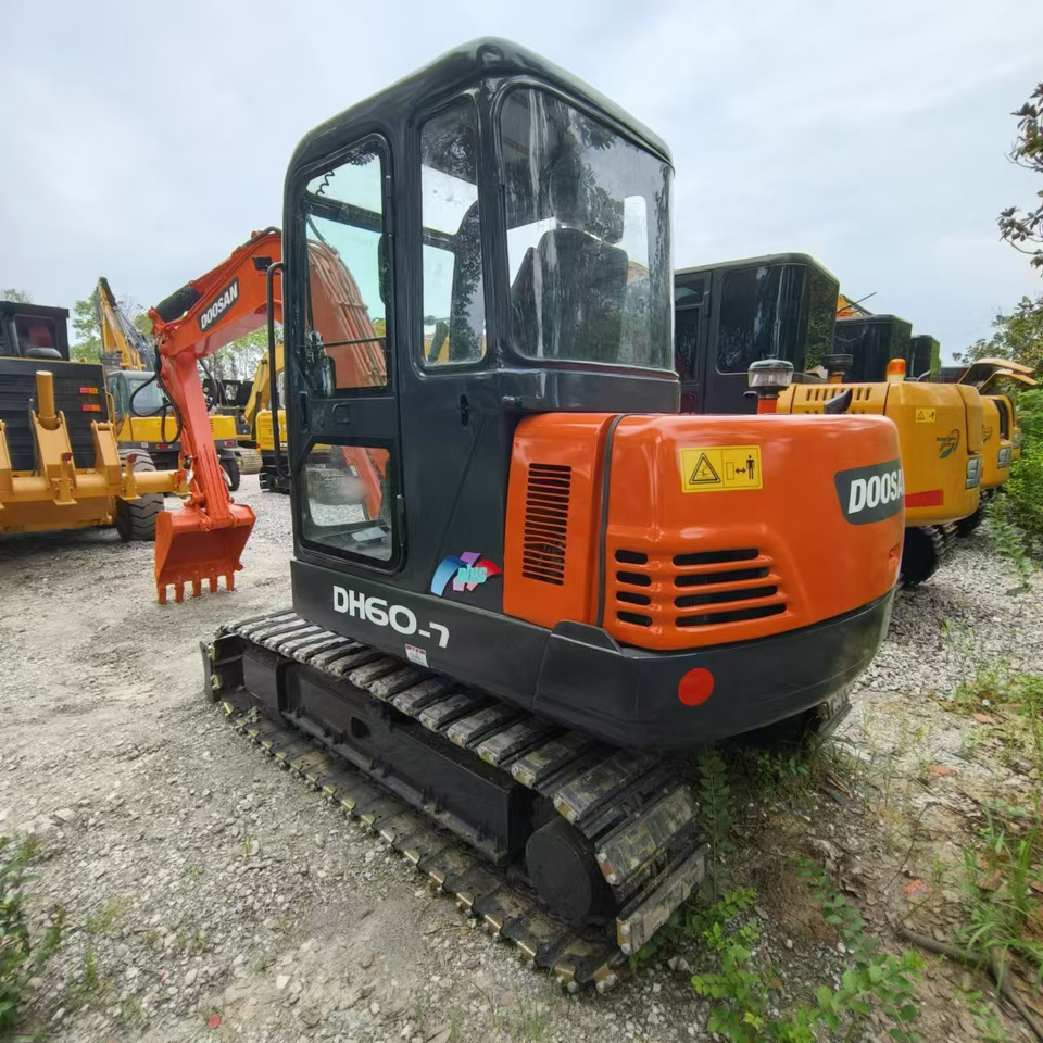 DOOSAN DH60 - Crawler excavator: picture 2 DOOSAN DH60 - Crawler excavator: picture 2