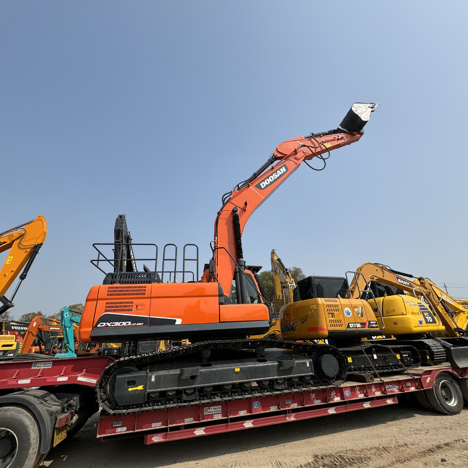 DOOSAN DX300 - Crawler excavator: picture 2 DOOSAN DX300 - Crawler excavator: picture 2