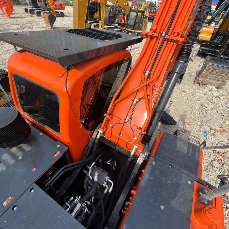DOOSAN DX300 - Crawler excavator: picture 5 DOOSAN DX300 - Crawler excavator: picture 5