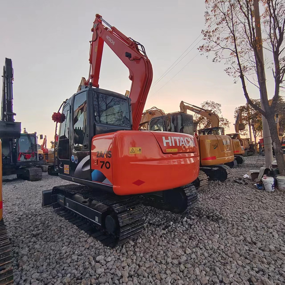 Crawler excavator HITACHI ZX70: picture 7