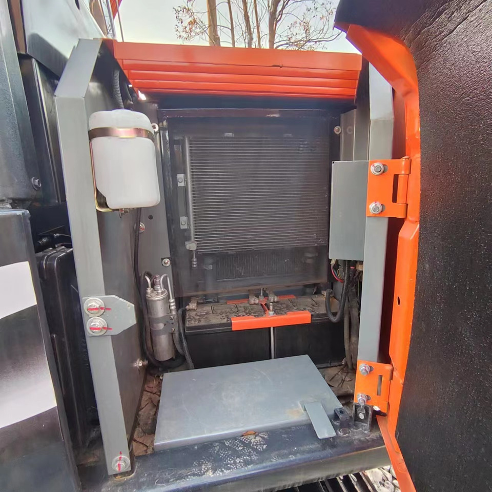 Crawler excavator HITACHI ZX70: picture 12