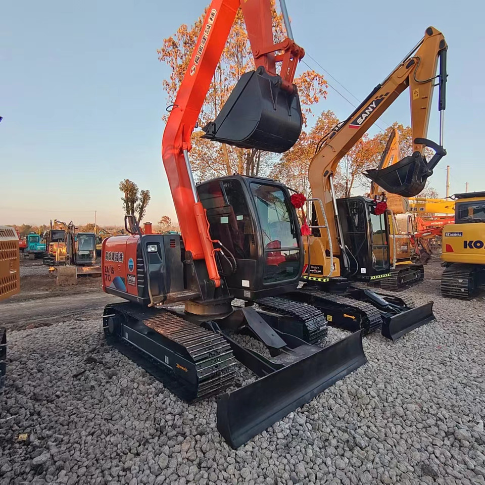 Crawler excavator HITACHI ZX70: picture 13