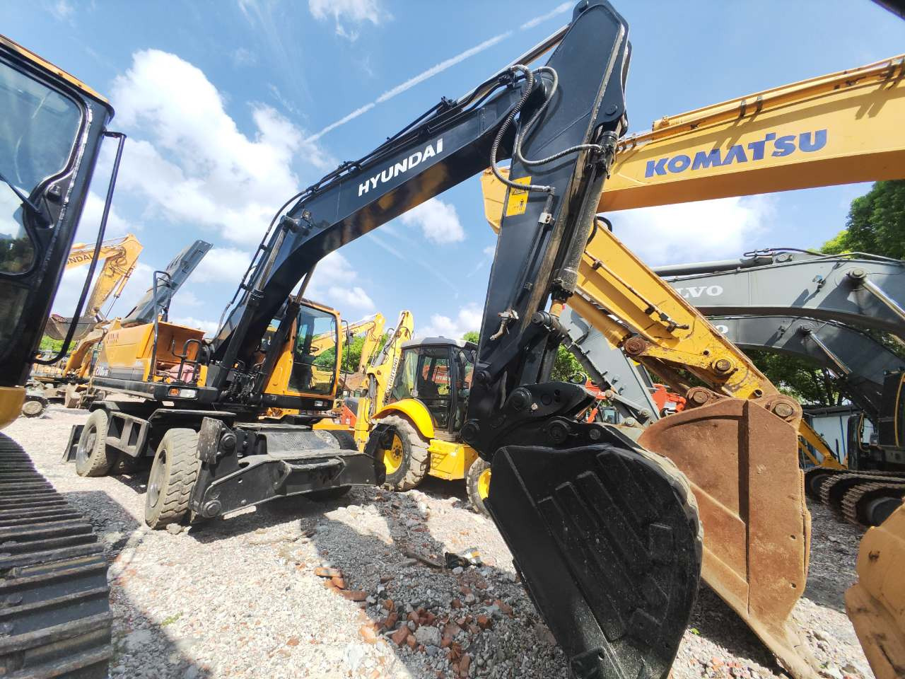 HYUNDAI R210W-9 - Wheel excavator: picture 2 HYUNDAI R210W-9 - Wheel excavator: picture 2