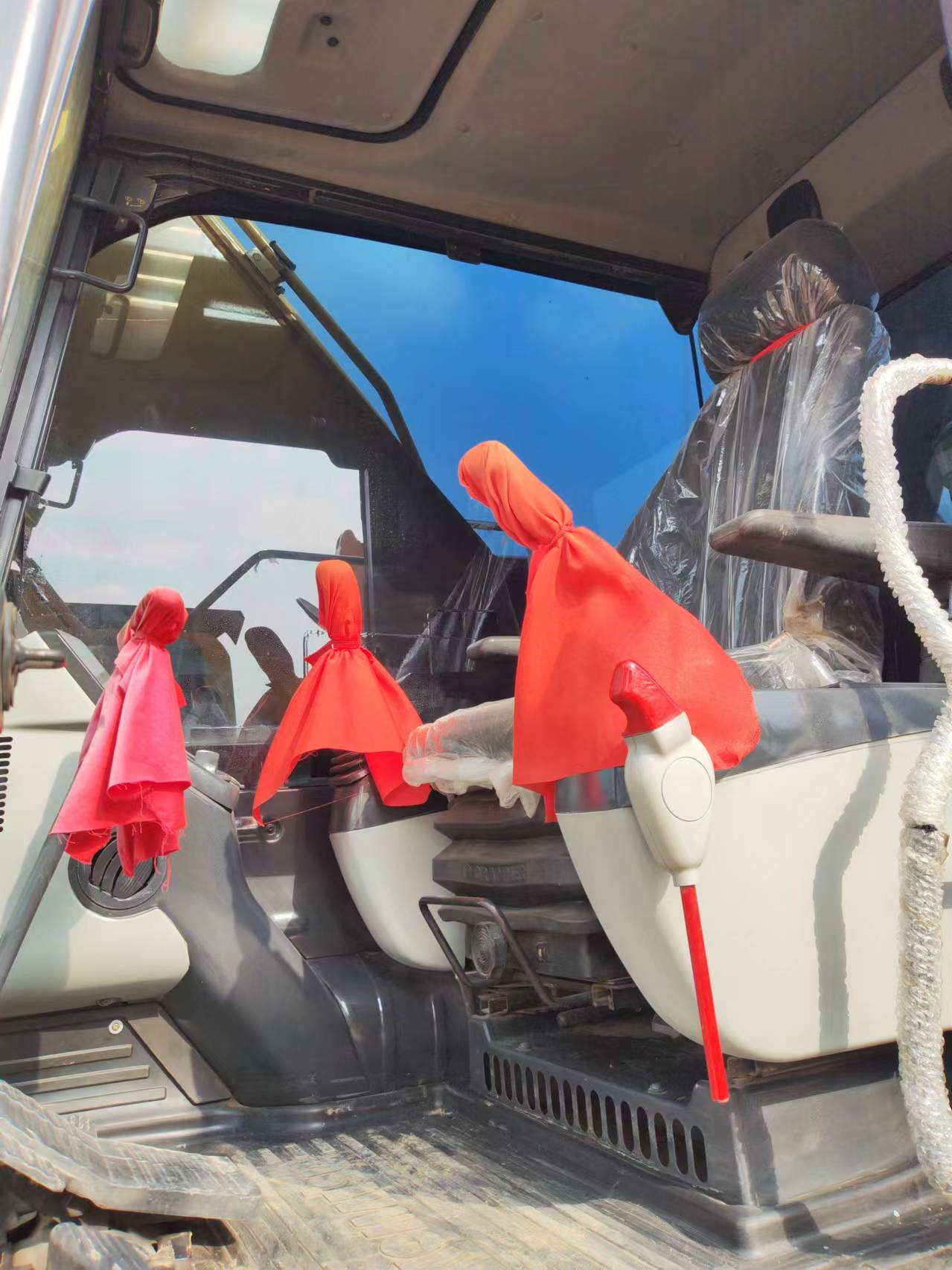 Crawler excavator KOMATSU PC200: picture 6