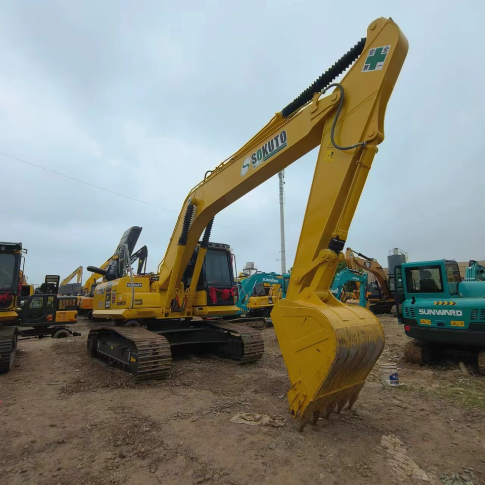 KOMATSU PC220-8 - Crawler excavator: picture 2 KOMATSU PC220-8 - Crawler excavator: picture 2
