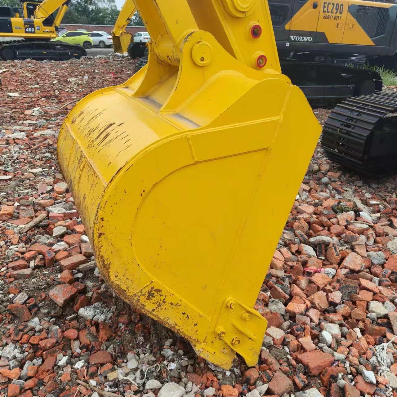 Crawler excavator KOMATSU PC240: picture 8