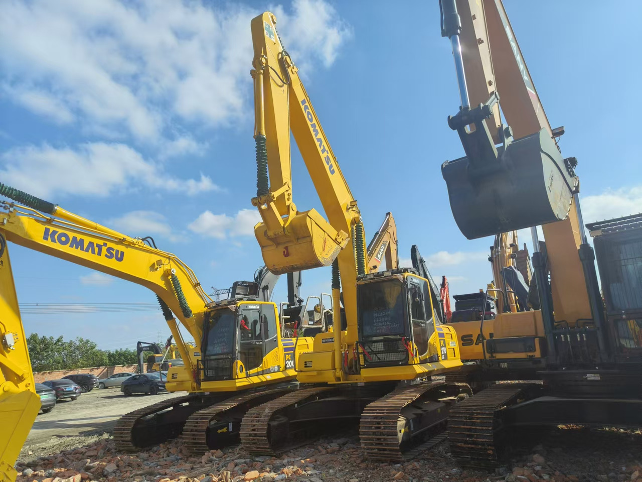 KOMATSU pc210 - Crawler excavator: picture 1 KOMATSU pc210 - Crawler excavator: picture 1