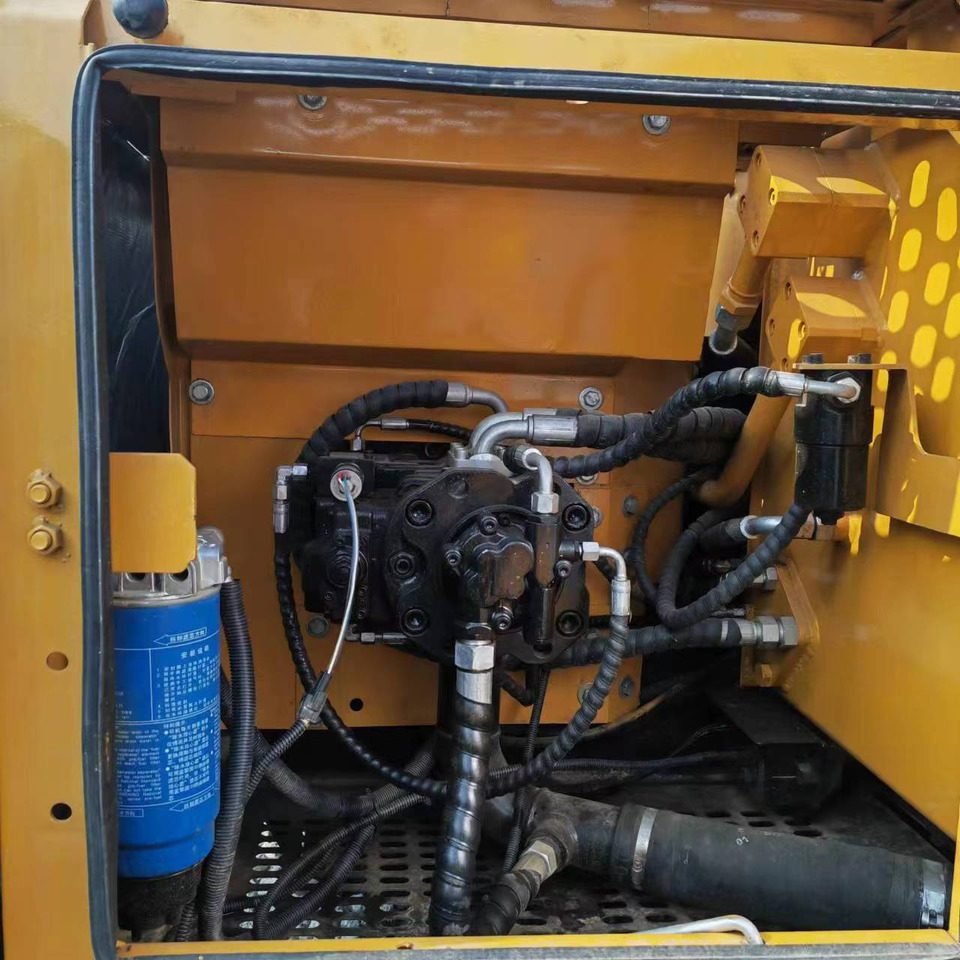 Crawler excavator SANY SY135C: picture 15