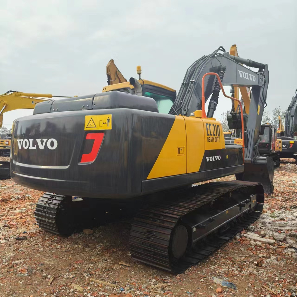 Crawler excavator VOLVO EC210: picture 8