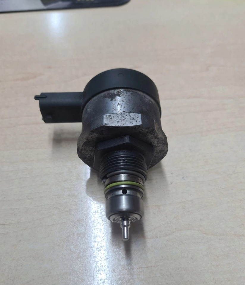 BOSCH ZAWÓR REGULATOR CIŚNIENIA LISTWY PALIWA FORD F-MAX 500 GC46 9H321 BA - Valve for Truck: picture 2 BOSCH ZAWÓR REGULATOR CIŚNIENIA LISTWY PALIWA FORD F-MAX 500 GC46 9H321 BA - Valve for Truck: picture 2