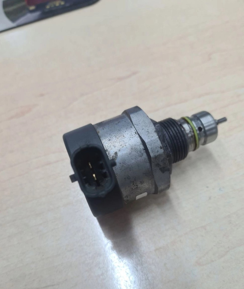 BOSCH ZAWÓR REGULATOR CIŚNIENIA LISTWY PALIWA FORD F-MAX 500 GC46 9H321 BA - Valve for Truck: picture 4 BOSCH ZAWÓR REGULATOR CIŚNIENIA LISTWY PALIWA FORD F-MAX 500 GC46 9H321 BA - Valve for Truck: picture 4