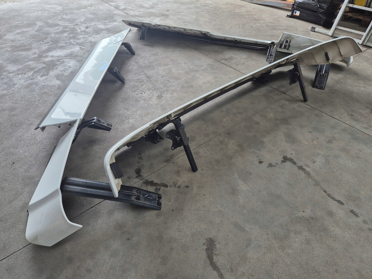 FORD SPOILERY OWIEWKI KABINY KOMPLET FORD F-MAX 500 CARGO - Aerodynamics/ Spoiler for Truck: picture 5 FORD SPOILERY OWIEWKI KABINY KOMPLET FORD F-MAX 500 CARGO - Aerodynamics/ Spoiler for Truck: picture 5