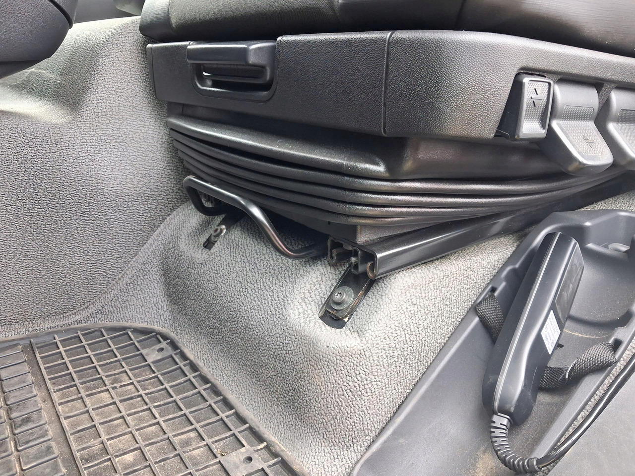 FOTEL KIEROWCY RENAULT GAMA D  - Seat for Truck: picture 3 FOTEL KIEROWCY RENAULT GAMA D  - Seat for Truck: picture 3